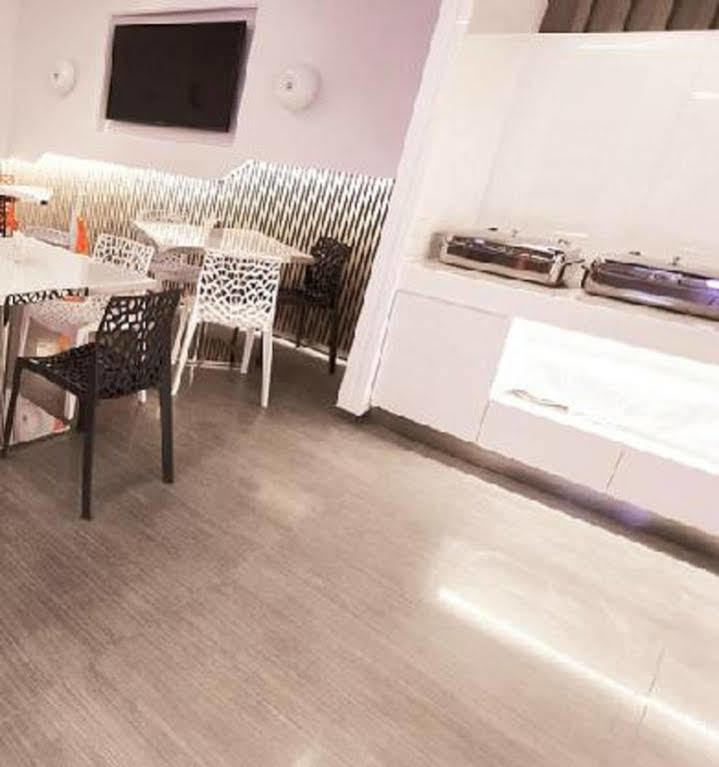 Royal Hotel Group- Central Park Branch Kaohsziung Kültér fotó